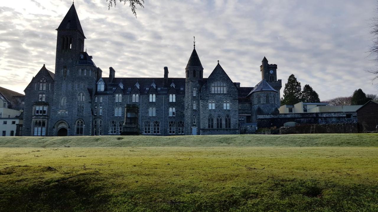 Old School Apartments Highland Club Fort Augustus Exterior photo