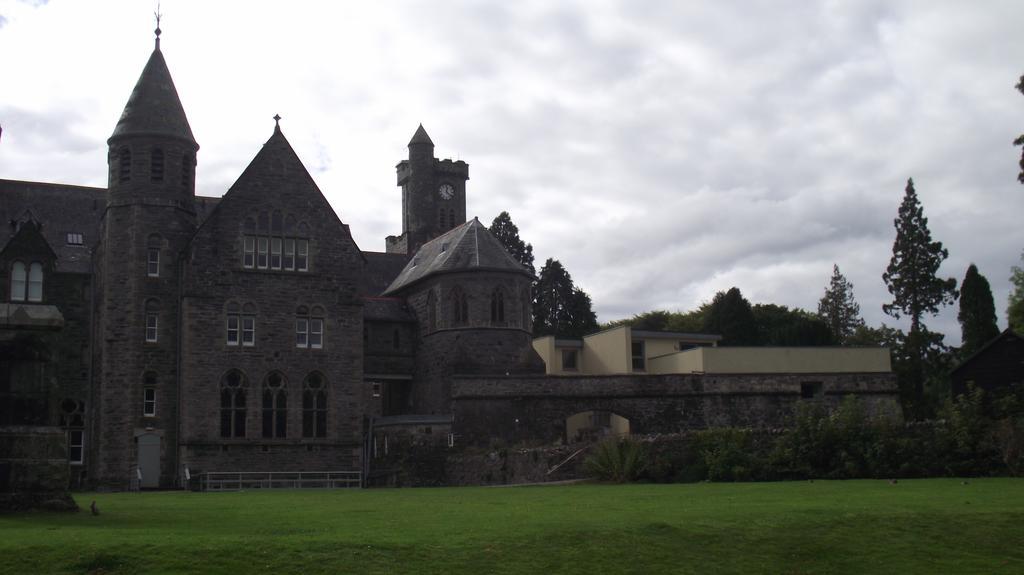 Old School Apartments Highland Club Fort Augustus Exterior photo