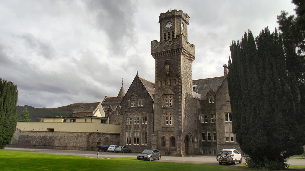 Old School Apartments Highland Club Fort Augustus Room photo